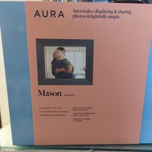 Aura Mason photo display